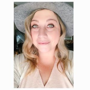 Meet your Posher, Janelle